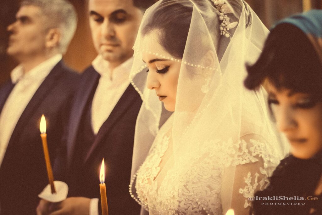 პატარძლის ველინგი და მეფე-პატარძლის ნაზი კადრი